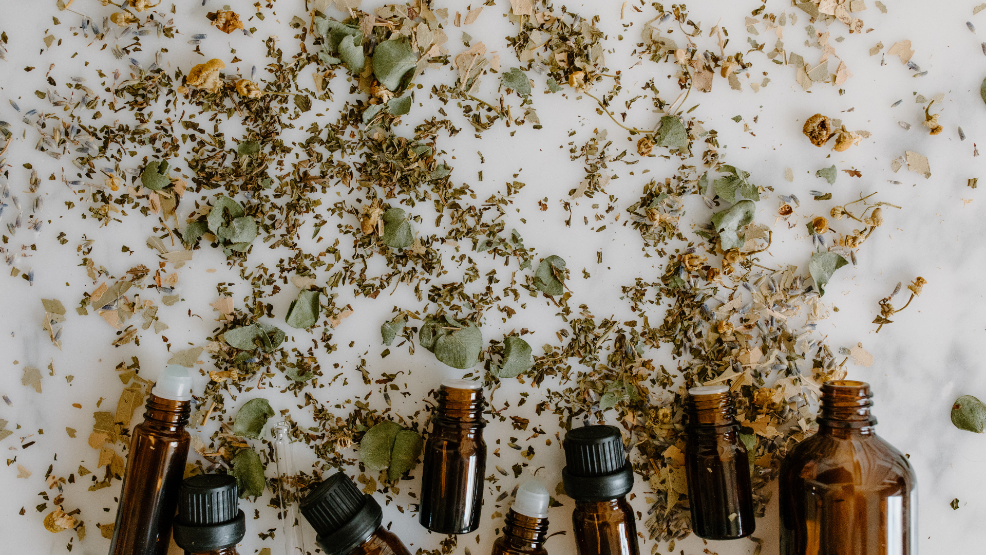 Les huiles essentielles utiles pour soulager les règles douloureuses